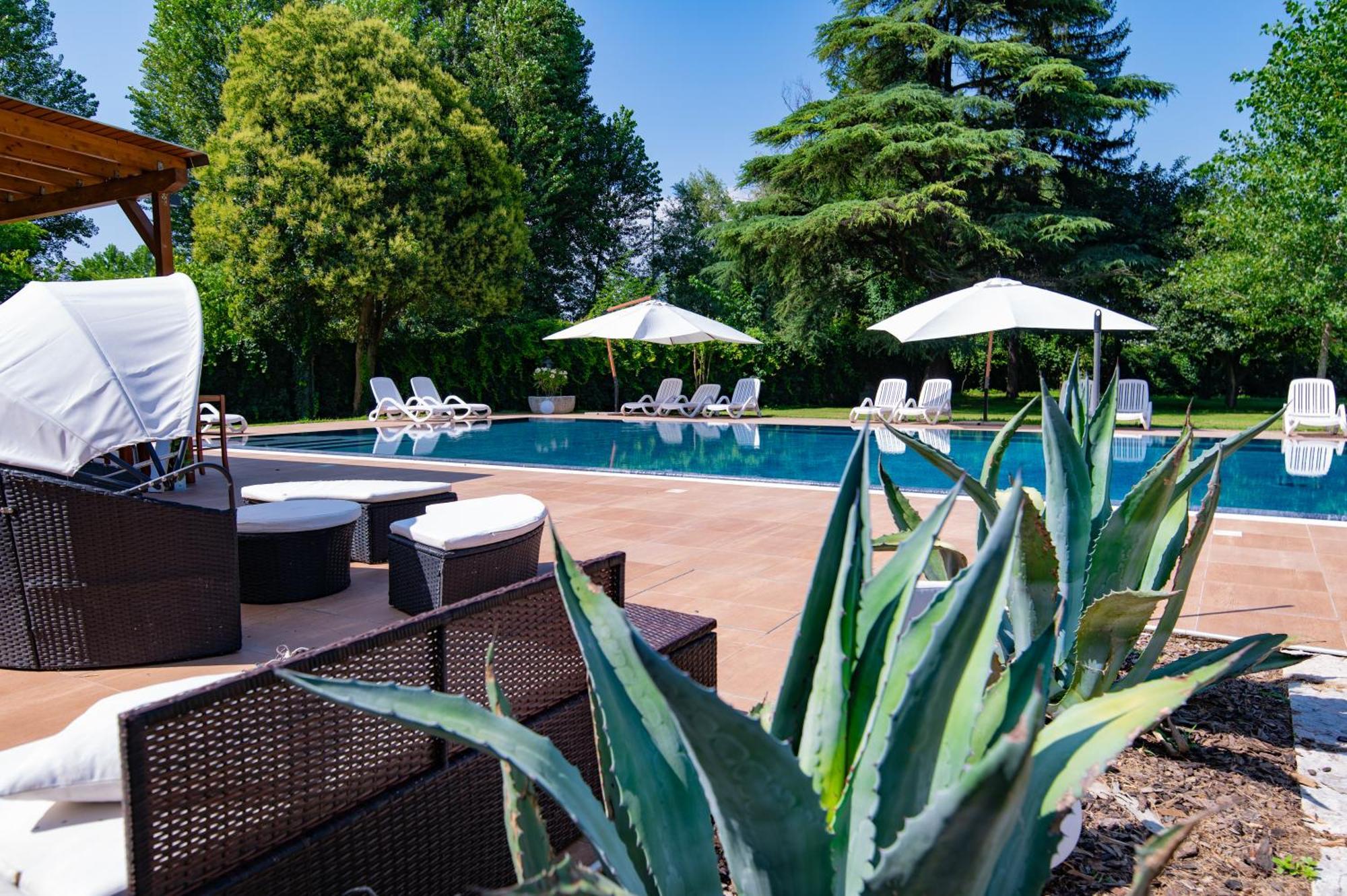 Villa Vitti'S - Verona Est Camping San Martino Buon Albergo Eksteriør billede