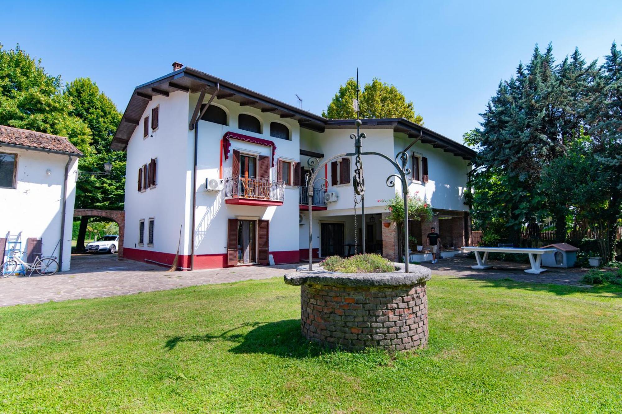 Villa Vitti'S - Verona Est Camping San Martino Buon Albergo Eksteriør billede