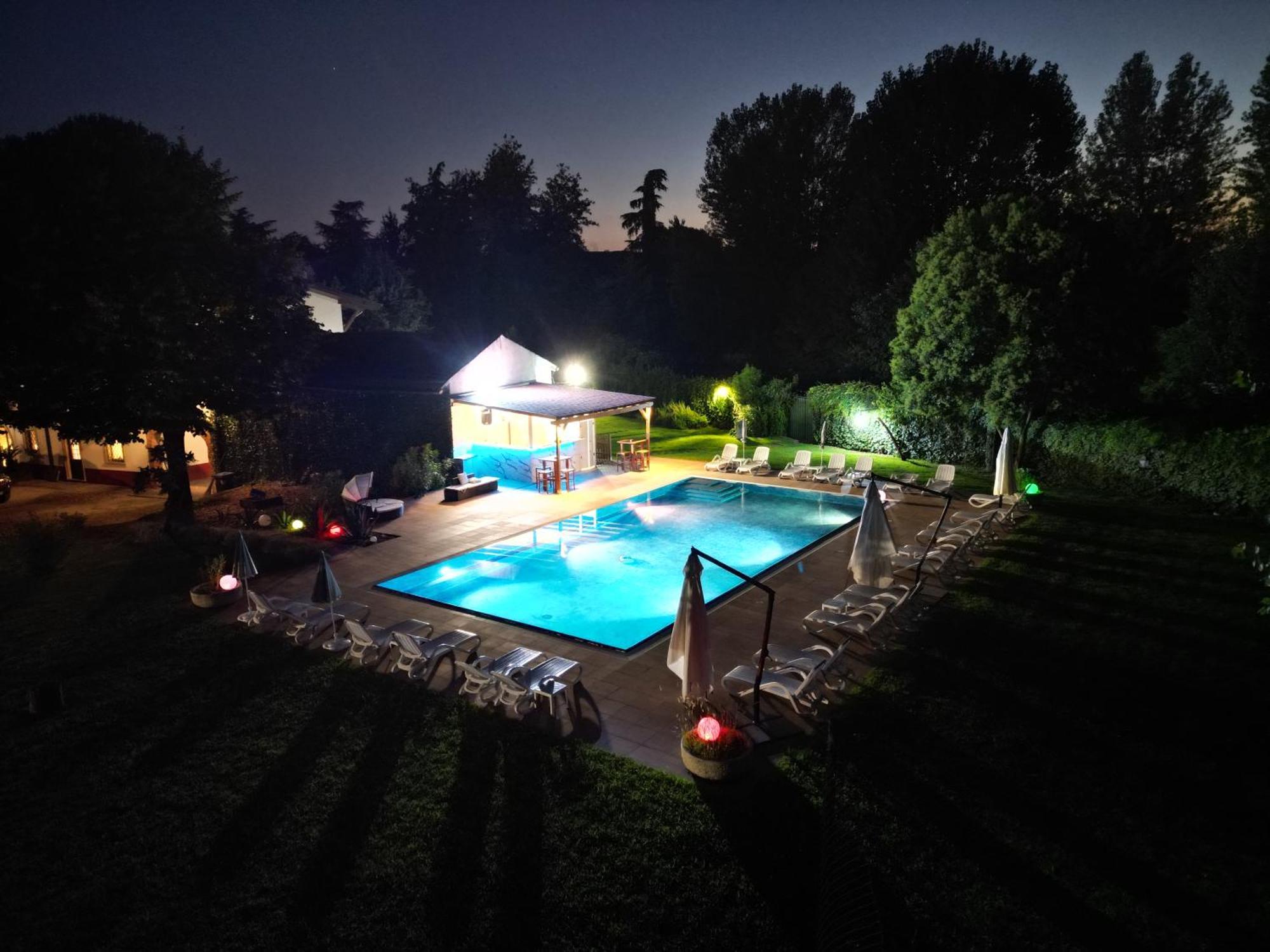 Villa Vitti'S - Verona Est Camping San Martino Buon Albergo Eksteriør billede